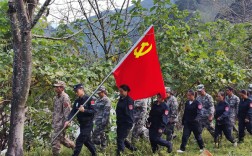 高黎贡山下，警民共绘“枫”景画卷