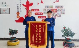 云南交投员工寒夜俯身“钓”手机 四川游客锦旗致谢暖人心