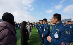 戎装红妆相约春城 军民携手共叙佳缘