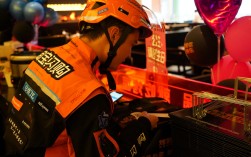 2025被重构的外卖格局：一场由淘宝闪购掀起的橙色风暴